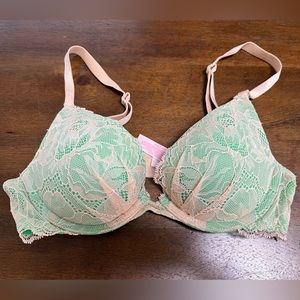 Plunge bra with padding